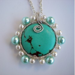 Collier cheval en wire wrapping argent et violet