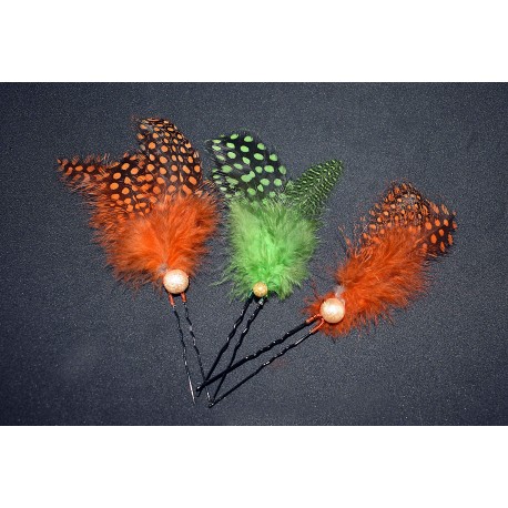 Epingles à cheveux aux plumes oranges et vertes