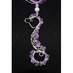 Collier en wire wrapping « hippocampe en améthystes»