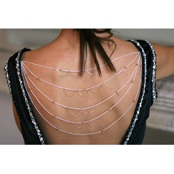 Bijou de dos pour mariée en perle