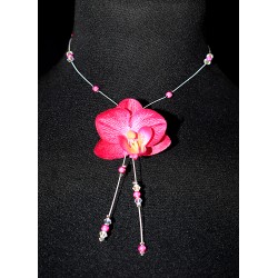 Collier en wire wrapping et orchidée fushia