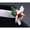 Collier ras du coup hibiscus perlé - chic et sophistiqué