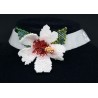 Collier ras du coup hibiscus perlé - chic et sophistiqué