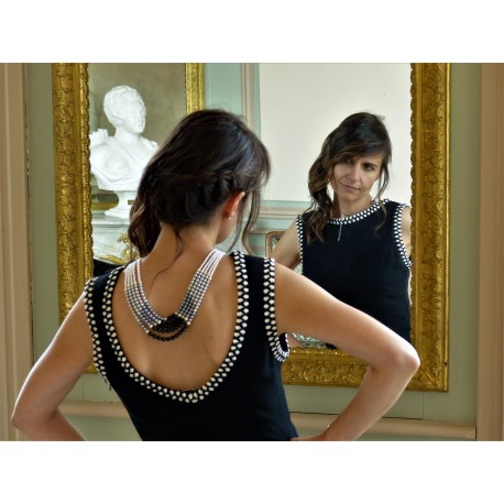 Sautoir en perles fines noires et blanches