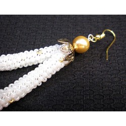 Collier et boucles d'oreille en perles - chic et raffiné