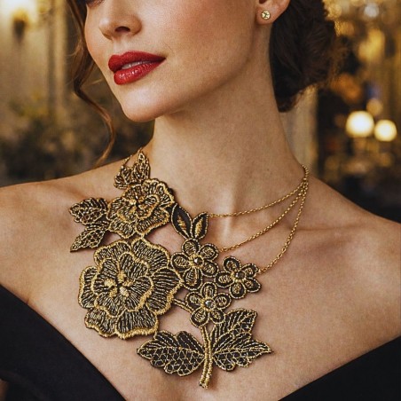 Collier dentelle florale noire et dorée - élégance et raffinement