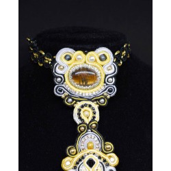 Bijou de vêtement cravate en soutache - élégant et féminin