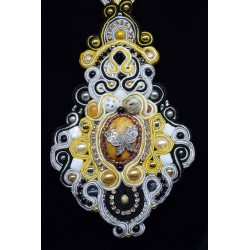 Bijou de vêtement cravate en soutache - élégant et féminin