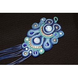 Bracelet perlé en soutache bohème chic bleuté
