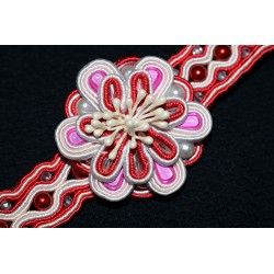 Bracelet floral perlé en soutache bohème chic