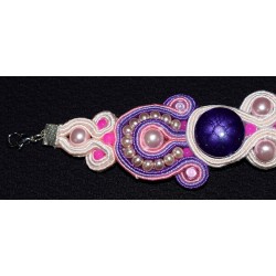 Bracelet perlé en soutache bohème chic rosé