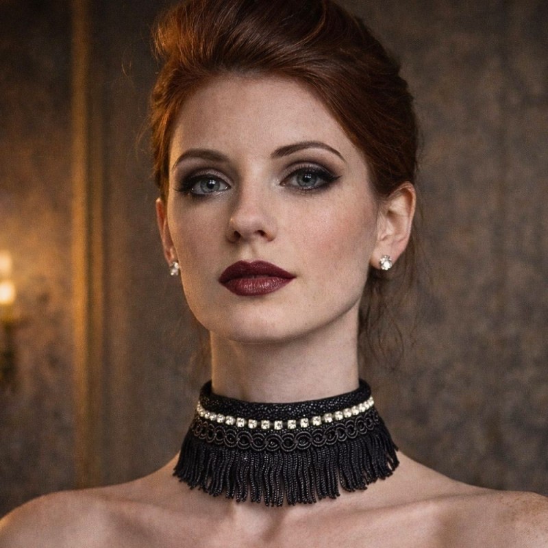 Collier à franges noir - élégance et raffinement