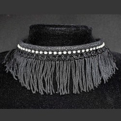 Collier à franges noir - élégance et raffinement