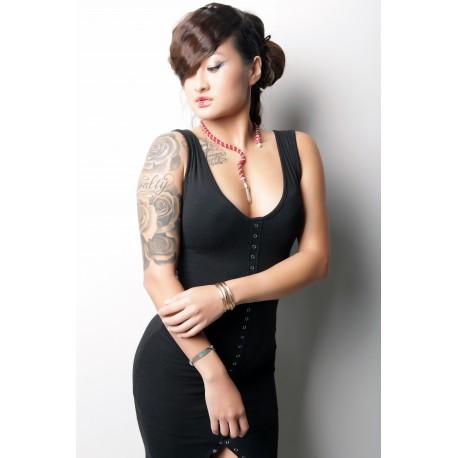 Collier en peyote circulaire rouge et argentée