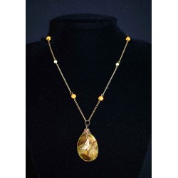 Collier bohème chic en wire wrapping et papillon