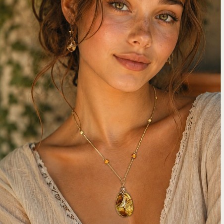 Collier bohème chic en wire wrapping et papillon