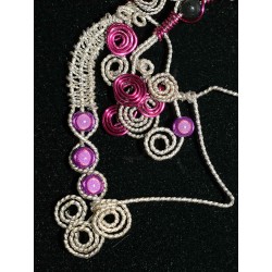 Collier bohème chic cheval violet en wire wrapping