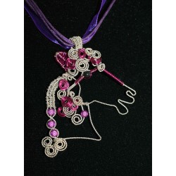Collier bohème chic cheval violet en wire wrapping