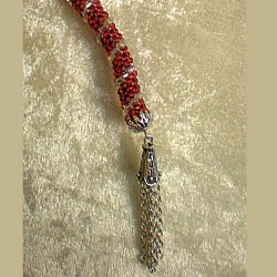 Collier serpenté en perles - chic et raffiné