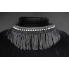Collier aux galons à frange, gros cordon et strass