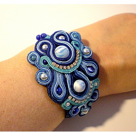 Bracelet en soutache et perles