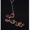 Collier en wire wrapping  «love» , swarovski rouge