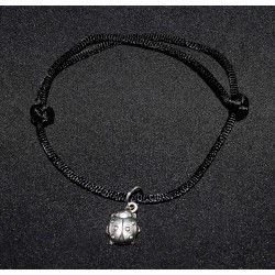 Bracelet en noeuds chinois  boules simples et breloque coccinelle