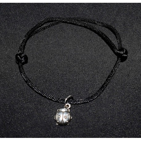 Bracelet en noeuds chinois  boules simples et breloque coccinelle