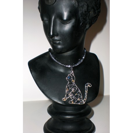 Collier "chat assis", résille noire